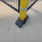 Base plate and corner thumbnail